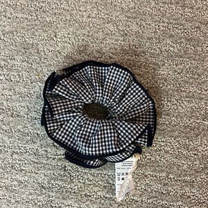 Sezane scrunchie- blue and white check